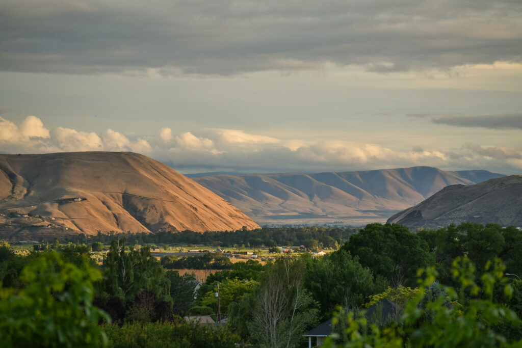 A view of Union Gap from Terrance Heights. 